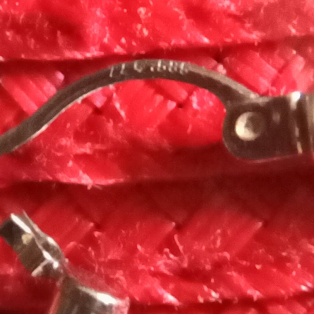 585 (14k) Two-tone White and Yellow Gold Diamond Cut Hoop Earrings Vtg Estate - Picture 5 of 11